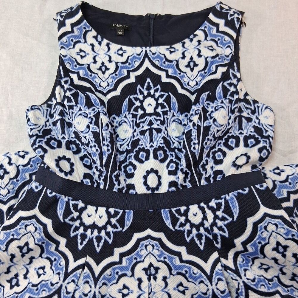Talbots Blue White Damask Sleeveless Dress Size 4P Petite Cotton Pockets Chic - Picture 2 of 7